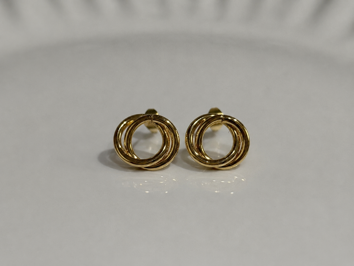 Aretes de Círculos Dorados
