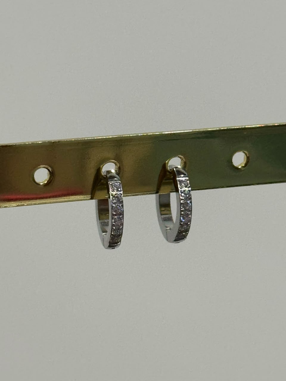 Aretes con Zirconias Plateadas