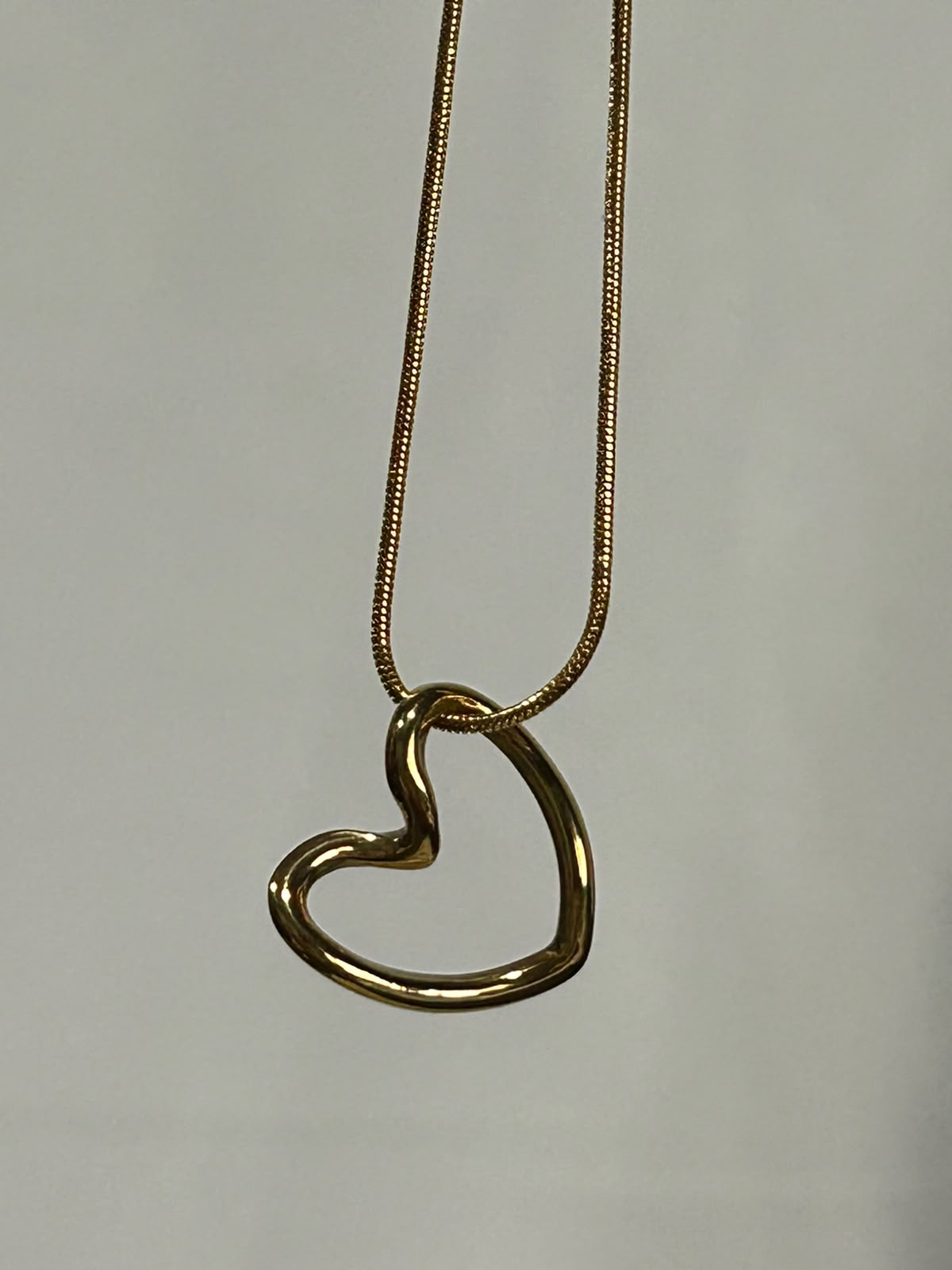 Collar Cisne dorado