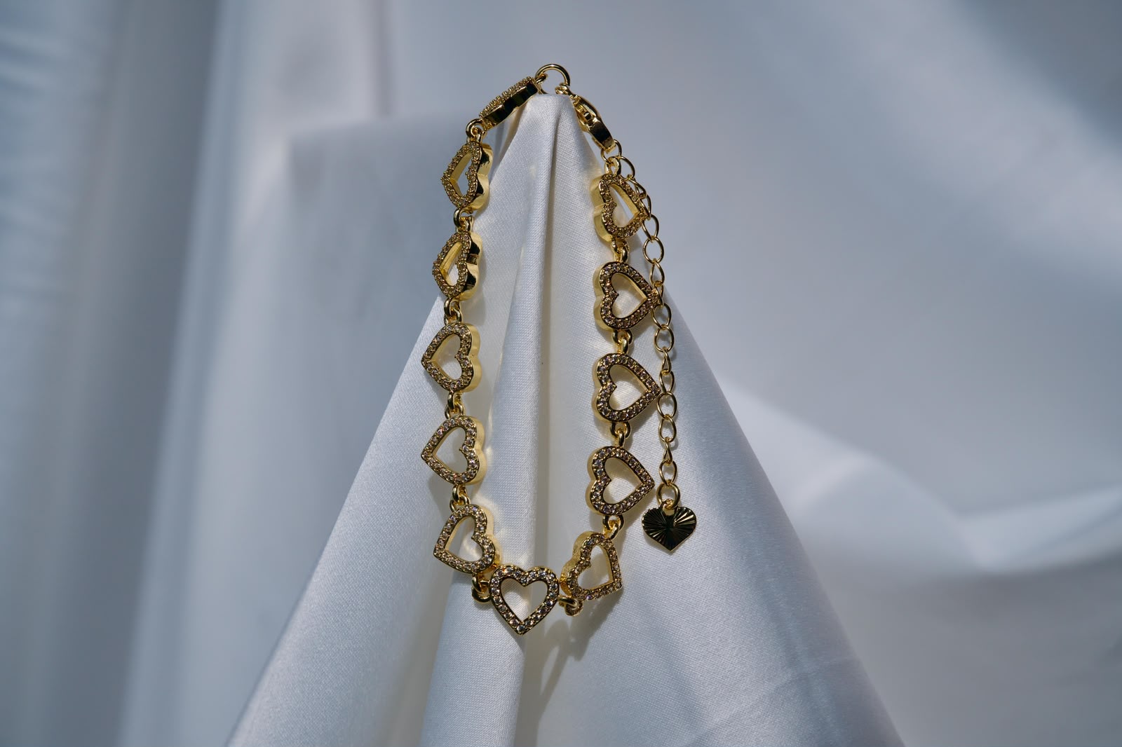 Pulsera Corazones Dorados
